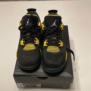 Kids Used Nike Jordan 4 Retro, size 2